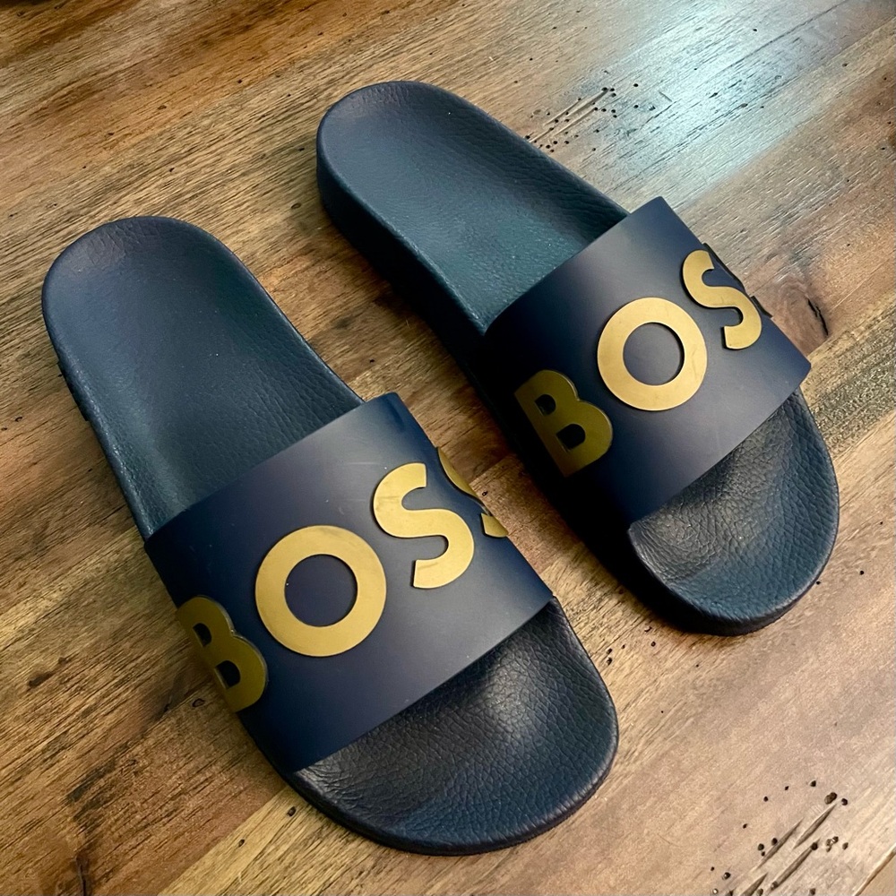 Mens 10, BOSS Slides, Navy & Gold